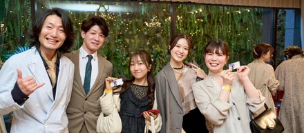 仲間の晴れの日をみんなで