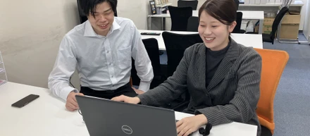 なぜ営業・施工管理経験者がカスタマーサクセスを選んだのか。現任メンバー2名に聞いてみた