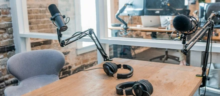 保育士の給料は本当に「安い」のか?業界20年のプロが語る、採用市場の歪みと真実