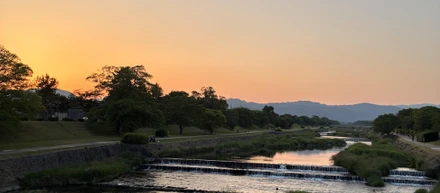 「帰り道こそ、ゆっくり」――私が夕暮れの賀茂川で、仕事モードにさよならを告げる理由。