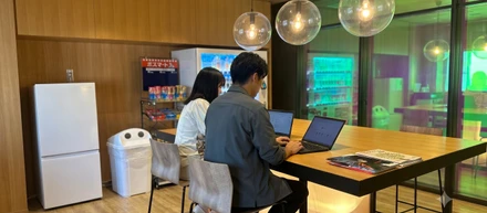 【社員インタビュー】激変するグローバルECの裏側！役員直下で裁量を掴む若手経理・財務コンビが語る「カオスを楽しむ働き方」