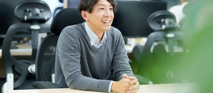 移住者インタビュー｜東京での「スタンダード」を、福岡で「強み」に変える。営業部長・佐藤が語るキャリアと移住