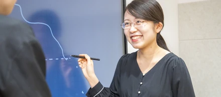 マーケターになるには？未経験・異業種から転職して、Webマーケターとして活躍するまでのリアルな道筋