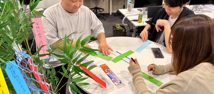 【社内の季節イベント】毎年登場する七夕飾り🎋🌌社員の願い事は叶うのか！？