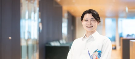 「会社の集合知」で価値を生む。プロジェクトマネージャーが語る、技術とビジネスを融合させ、顧客の期待を超える仕事術