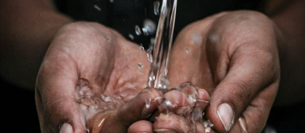 水