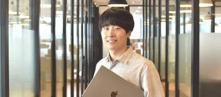 「AIと一緒に、もっと価値をつくる。」─ YoomのAIワーカー機能を支えるパパエンジニア【社員インタビュー】