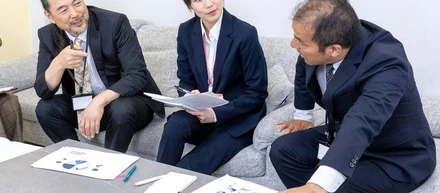 グループLINEの使い方に、会社の仕事の進め方が表れます。