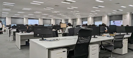 【本社】圧倒的な熱量と温かな結束力でアズームを牽引するオープンな風土