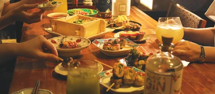 飲食店の仕事は接客だけじゃない。　　　　　　「行ってみたい！」をつくる仕事。