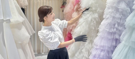 「もっと花嫁一人ひとりと向き合いたい」大手ドレスショップからBee's Kneesへ。26歳スタイリストが描く次のキャリア