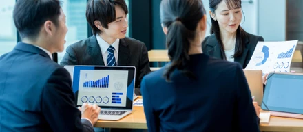 一人で答えを出さない。精神科医・心理職と働く、マイシェルパCSのチーム体制