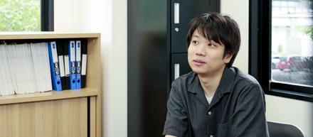 「任せるのが怖かった」編集担当・佐々木が語る、プロセス評価につながった転機【社員インタビュー040】
