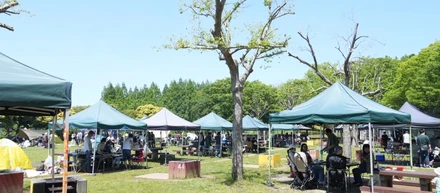 【埼玉県三郷市】水辺と緑に囲まれた「みさと公園BBQ場」がファミリーのお出かけから会社の懇親会・学生団体まで広く"秋BBQ"をご提案！真夏の暑さを避けて、大人数でもラクに楽しめる手ぶら＆持ち込みBBQ