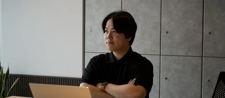 【創業ヒストリー】深夜4時に自分たちでポスターを貼っていた僕らが、創業3年で「誰もが知る世界的メガブランド」の仕事にたどり着くまで。