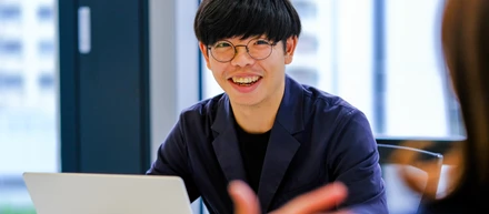 【社員インタビューvol.4】アパレルからIT、そしてプロダクトマネージャーへ——人を笑顔にする「モノづくり」の軌跡