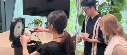 月曜日は、みんなで炊きたてのご飯を。