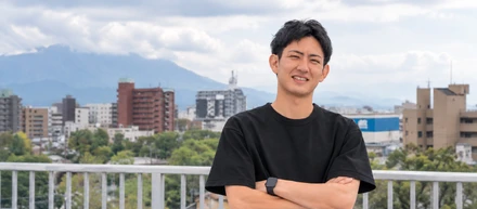 大手ITから起業、そして人口130人の離島へ。「人と違う選択」を取り続けた理由｜代表 伏見 直人