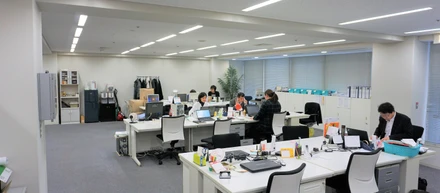 広くて清潔感のある働きやすいオフィスです