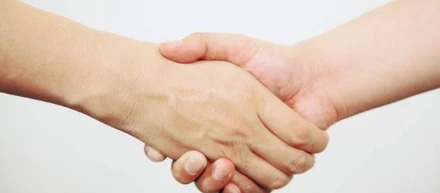 もしも会社があなたのキャリアプランを本気でサポートしてくれたら素敵だと思いませんか？UZUZには「コミットメント」があります！
