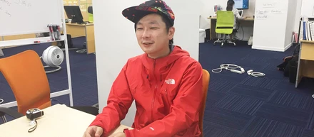 元レコードショップ店員がプログラミング？ 音楽好きが高じてエンジニアに転身し、AI英会話アプリのベンチャー「appArray」で活躍する高崎さん