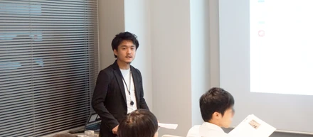 哲学発→物理経由→ゲーム行。デカルトを愛するゲーム事業部副部長が、モンスター・ラボで目指す未来を語る！