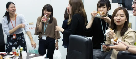 月1開催ハッピーアワーにて新入社員の本音聞いてみました！