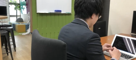 ～デジタルスフィアの若手有望株は文系出身プログラマー～