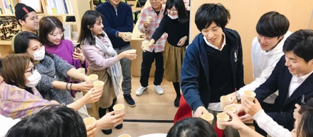 急にクリスマスパーティーがはじまった
