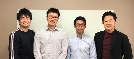 3人の新卒一期生を迎える入社式を行いました