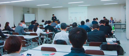 SNSを活用して世界に商品をプロモーションするセミナーが大盛況！「○万人へ一気にPR !? SNS活用で販路/集客拡大戦略セミナー」を今治タオルの街、今治市で開催しました。