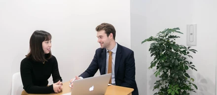 大手コンサル会社エデルマン出身の彼が、辞めてまで日本で英会話講師になった理由とは？