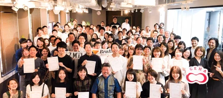 内定式が終わったので、当日の写真を見ながら人事が語り合ってみた。