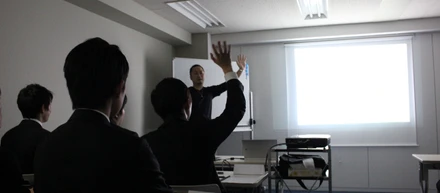 時には代表も登壇します。ファイブニーズの"超少人数限定"会社説明会とは。