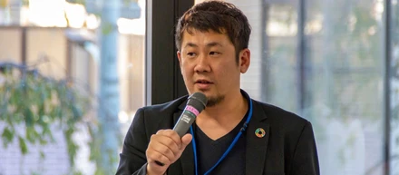 稼ぐのは当たり前。稼いで、世に還元 してこそ~ITの力で世界をニコニコ に! 10周年を迎えた、株式会社ニコシス社長・窪田大輔の思い。【中編】