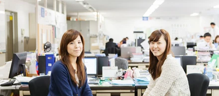 結婚しても、辞めない人が多いです。出産して、戻ってくる人も多いです。