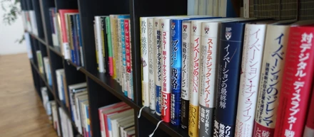 フロアの一角に鎮座する●●スペースを使って、いつでもどこでも自己研鑽！｜まつもの部屋