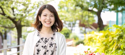 【社員インタビュー⑤】経験の有無に関わらず、手を挙げれば挑戦できる環境。だからこそ「自分で考え・行動する癖」がついた。
