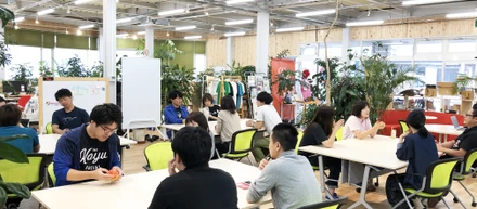 役場じゃないのに「新富町」の看板を掲示。高校のない町にシビックプライドをつくりだそう！