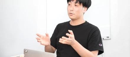 〝BizHint〟にて、鹿内学さんと人事データ/ピープルアナリティクスの最前線を追う連載。Sansan株式会社のデータ統括部門、DSOCの研究員、真鍋 友則 様、臼井 翔平 様、西田 貴紀 様との全３回（第３回）に渡る対談の撮影を担当させていただきました。