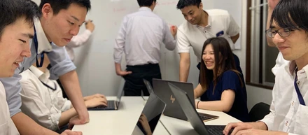 SESだからこその採用のコツがある。求人広告だけの採用から、「Wantedly×運用代行」で17名の採用に成功した話。