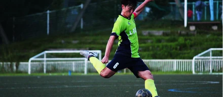 仕事もサッカーも全力で。LEOC FCが駆ける道