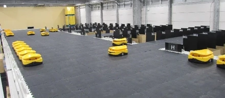 完全定額制ソーティングロボットシステム導入で空間有効活用を実現
