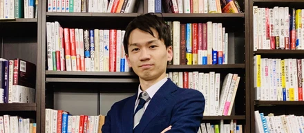 【社員インタビュー】外国人支援業界のリーディングカンパニーとして5年で売上高100億円突破を目指し挑戦の毎日！創業から変わらない思いとは