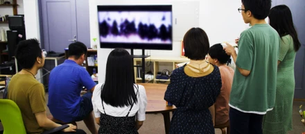 映画好きが集まるオフィスで上映会！たまには息抜きも大事ですよね