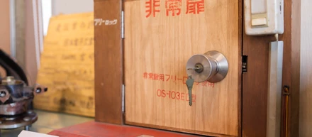 今日の防犯の基本「電気のカギ」はどのようにして日本へ？