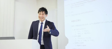 小売大手企業から AI ベンチャーへ。プログラミング未経験・ド文系の私が、今はマネージャーをしています！