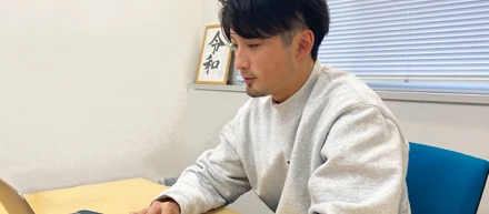 【社員インタビューvol.2】人気インフルエンサーのプロデューサーから芸能マネージャーへ転職した社員に仕事の違いについて聞いてみた