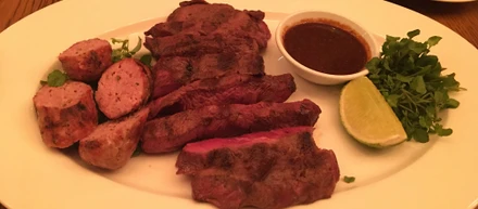 ホーチミンの肉バル