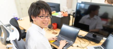 【SIMPインタビュー】自分の強みを活かしてNWエンジニアへ。～学び続けられるこの世界が楽しい～